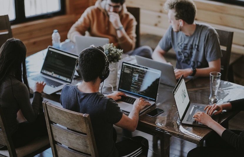 Quels sont les meilleurs emplois en ligne pour les étudiants sans expérience ?